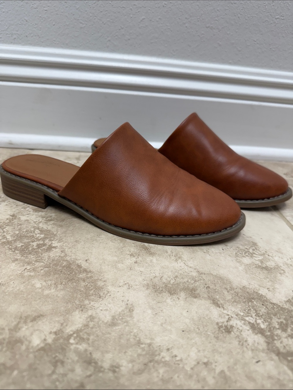 Universal Thread Women's Brown Slip-On Mule